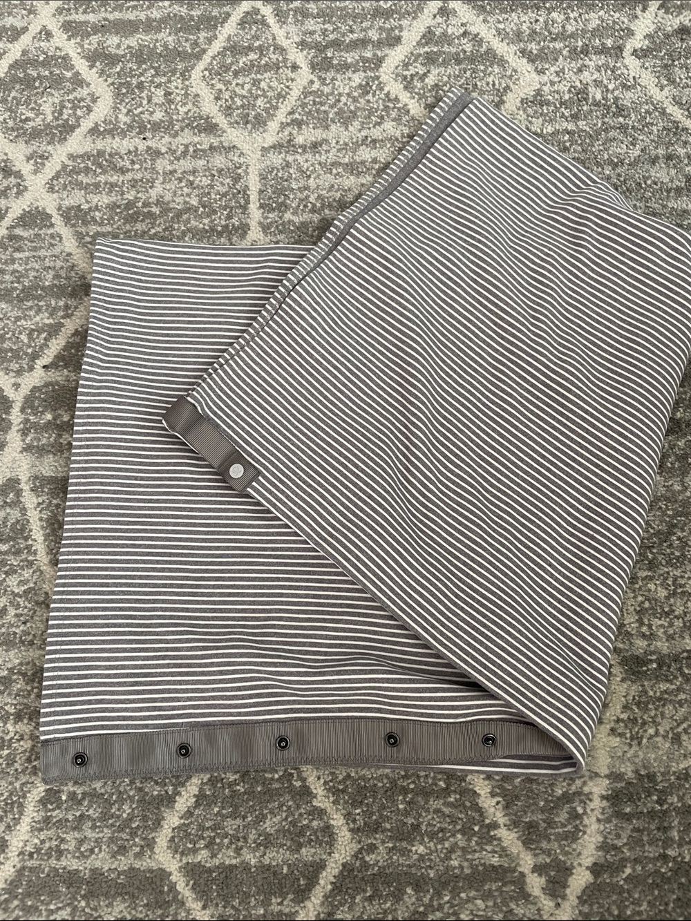 Lululemon Vinyasa Scarf with snaps